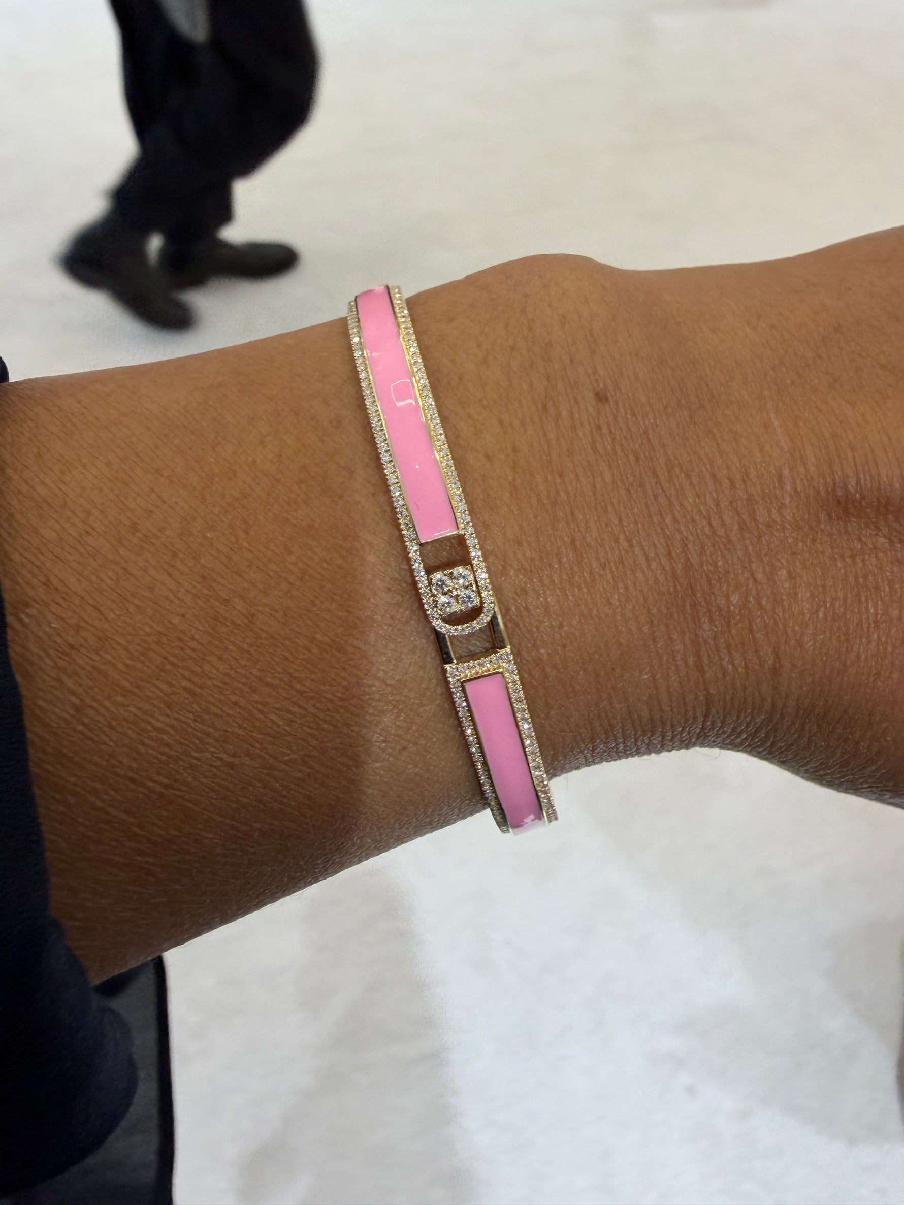 Diamond bracelet in 14k Yellow Gold by Ulka Rocks