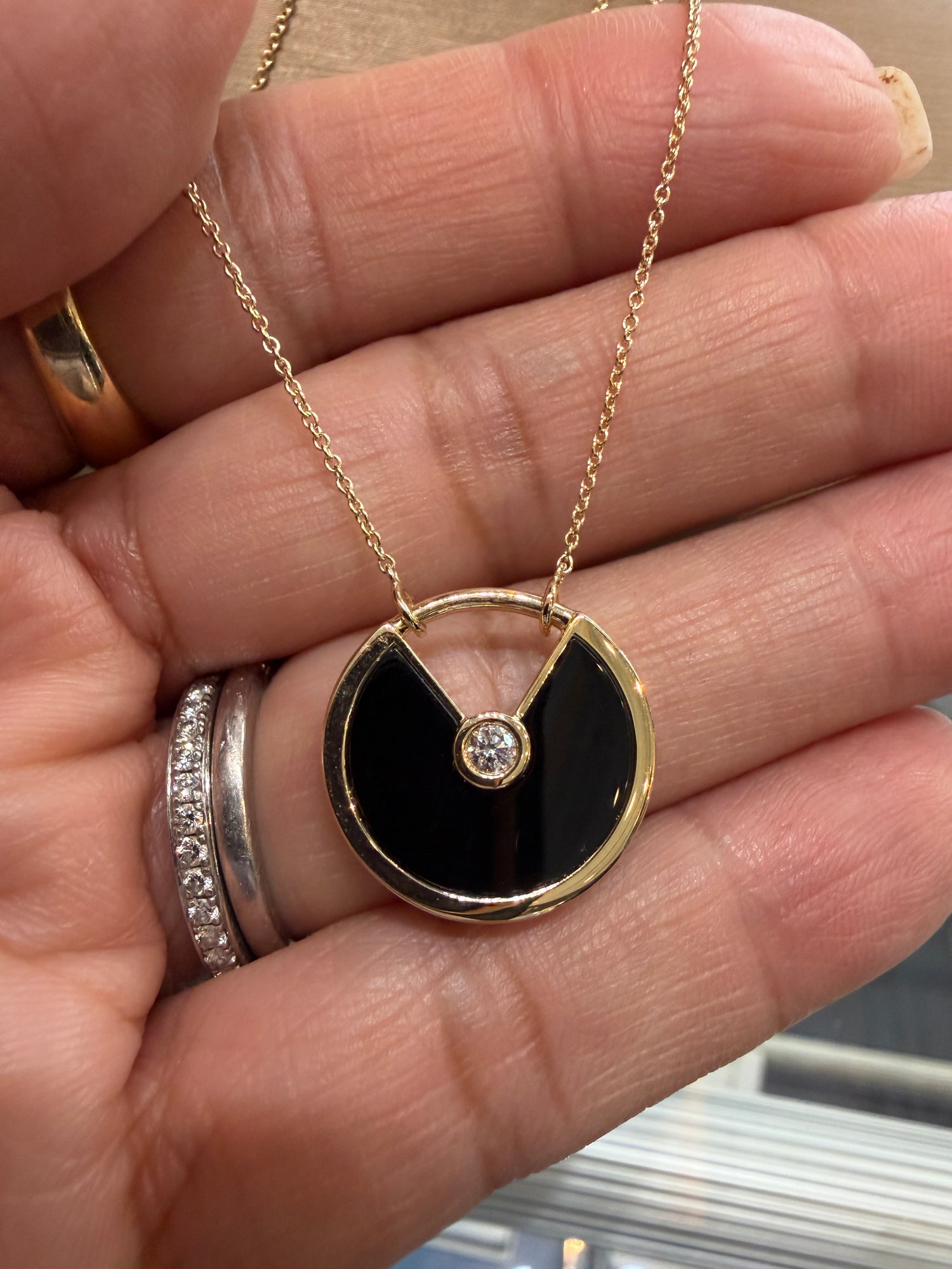 14k Yellow Gold Necklace With Onyx 18 inches