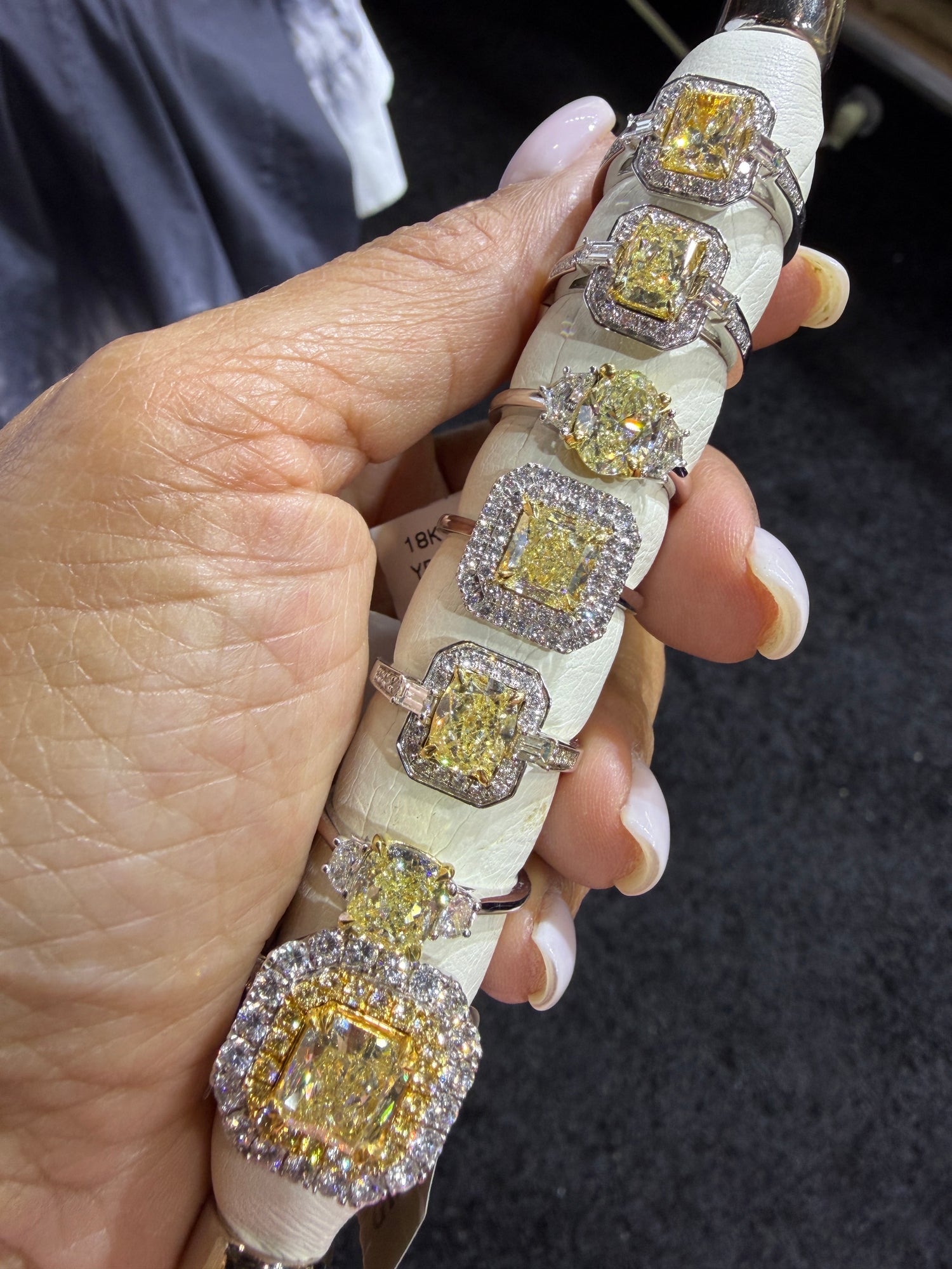 18k White Gold Rings With Colored Diamond Size 7