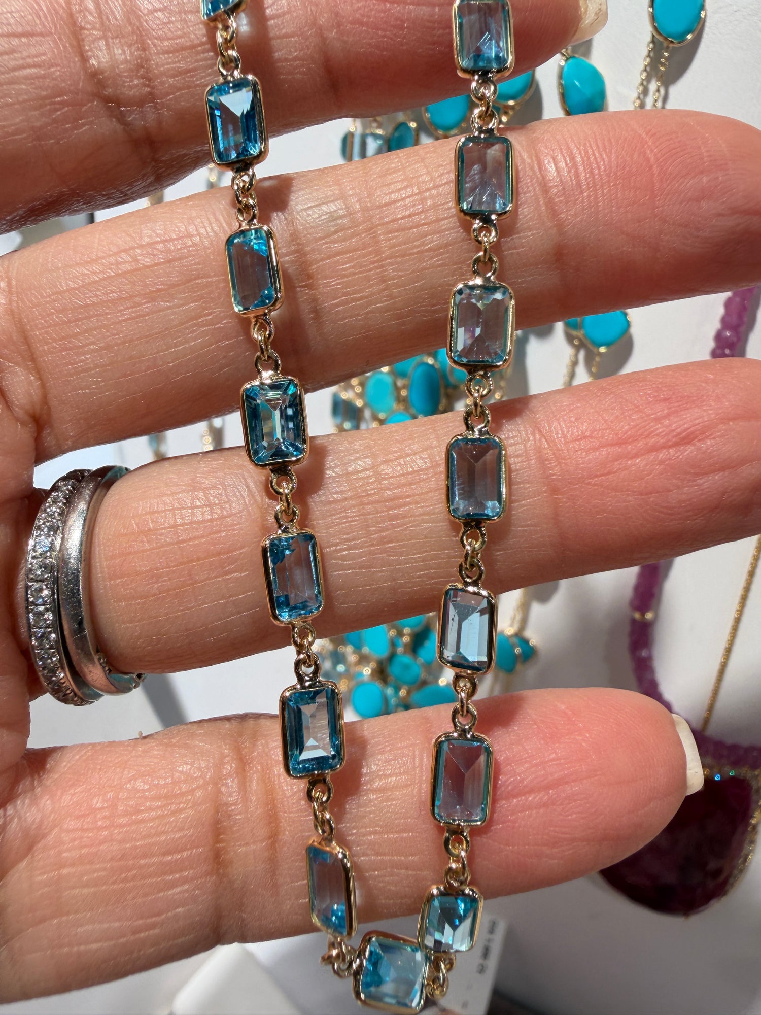 14k Yellow Gold Necklace With Topaz 18 inches