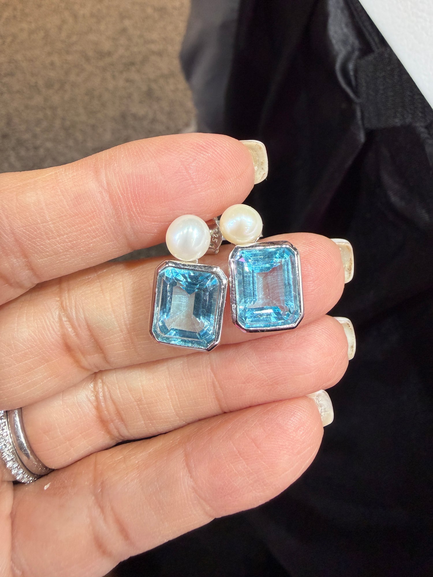 Sterling Silver Earrings With Topaz And Pearl