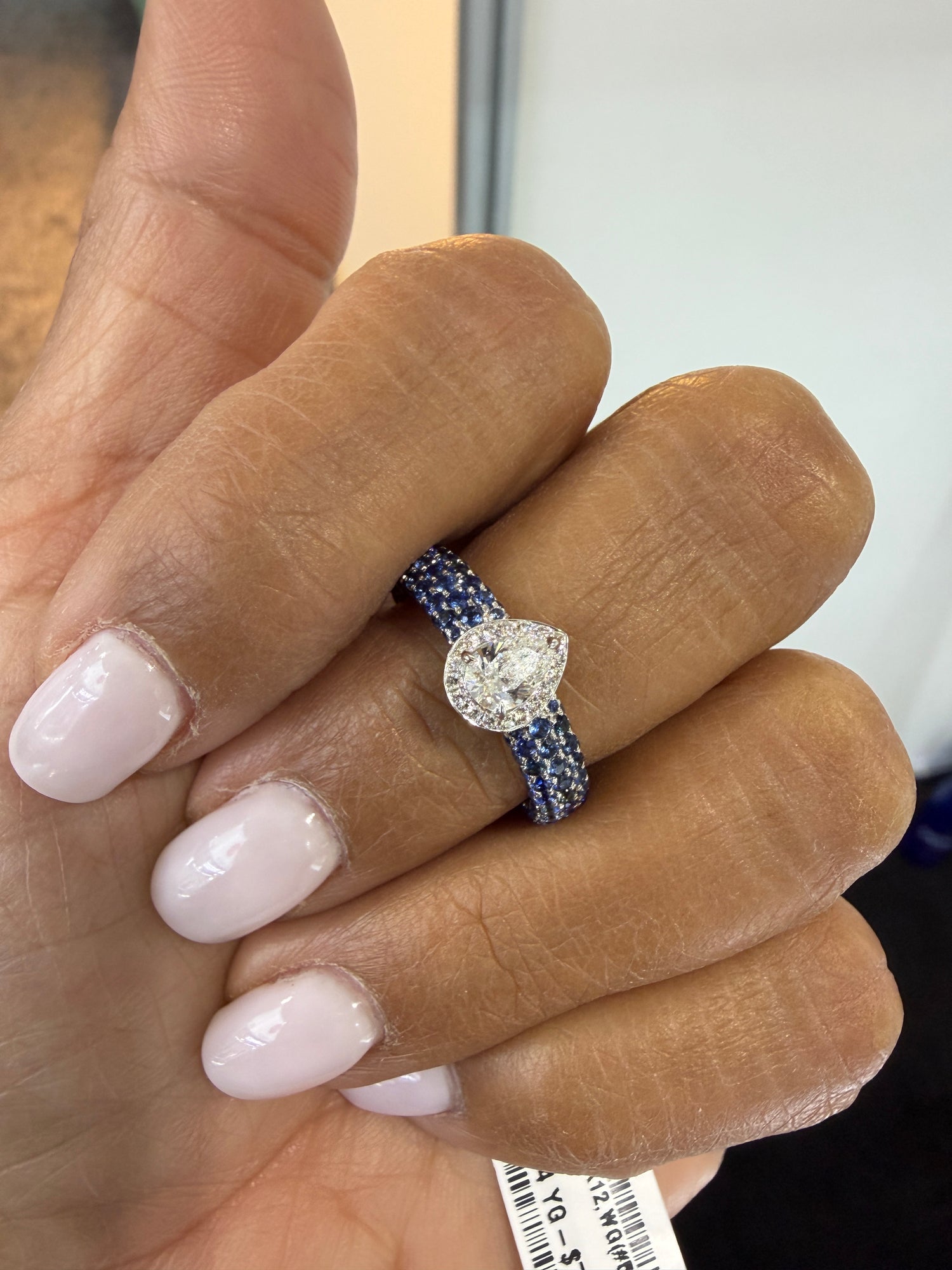 18k White Gold Ring With Sapphire Size 7
