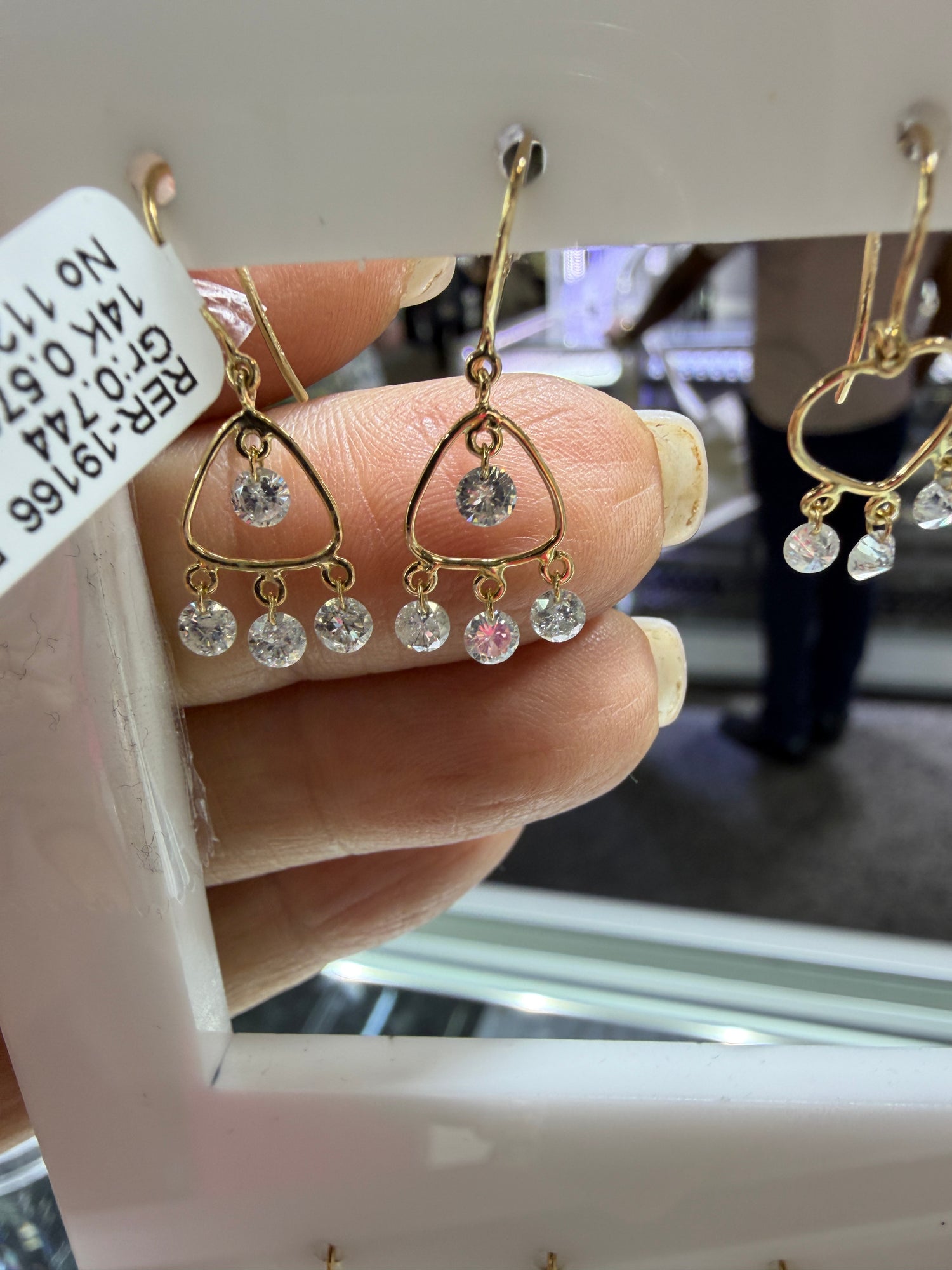 14k Yellow Gold Earrings With Diamond