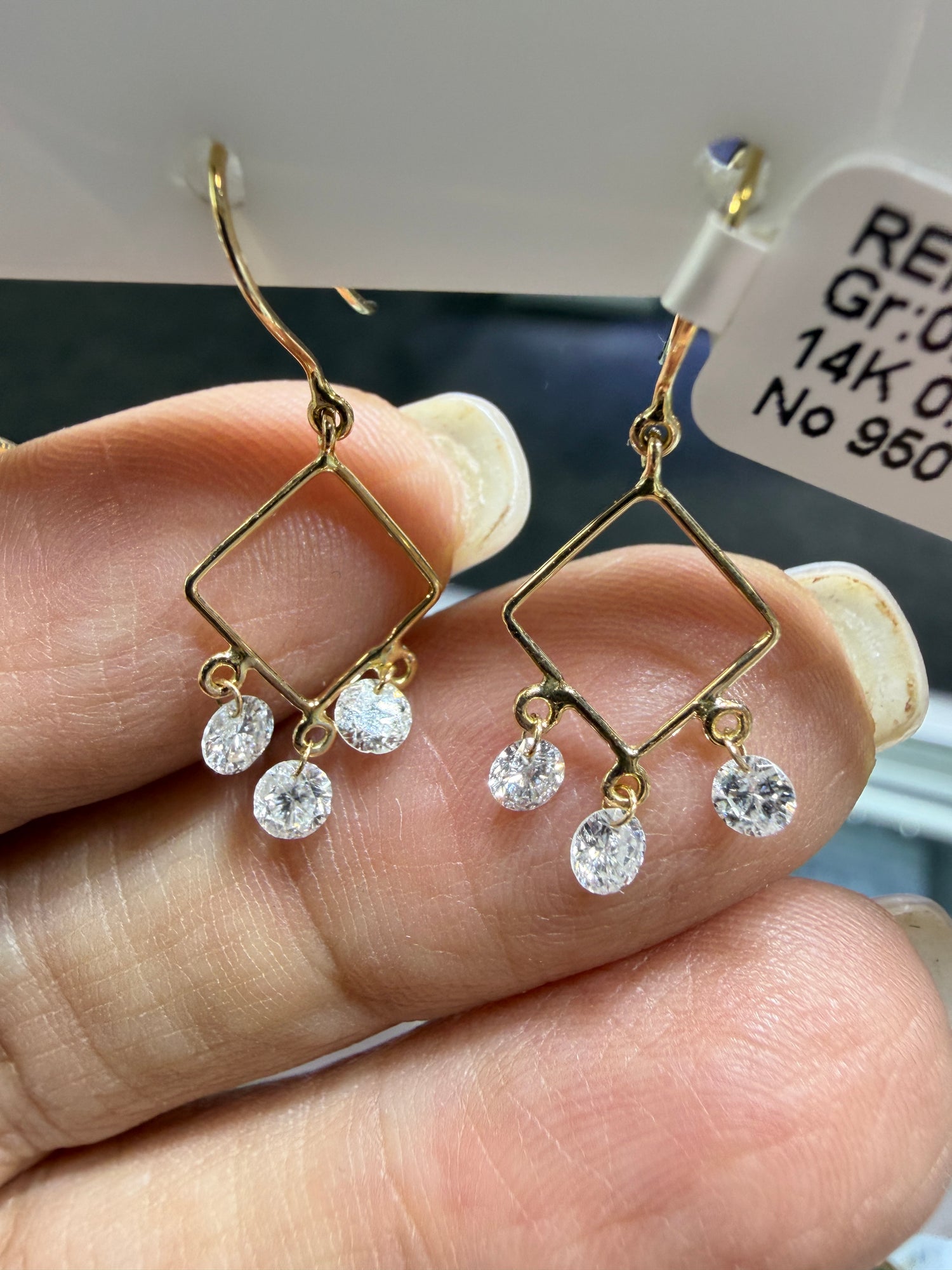 14k Yellow Gold Earrings With Diamond