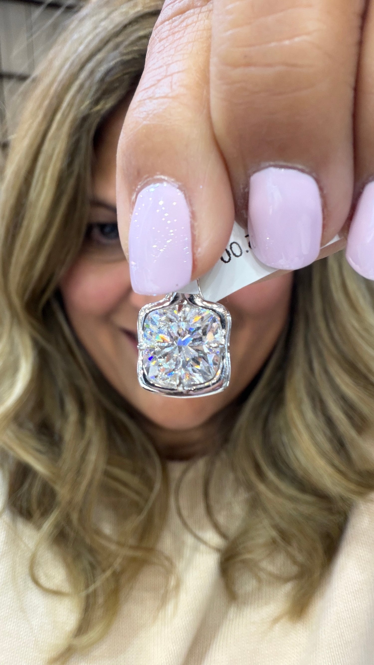 18k White Gold Pendant With Lab Diamonds