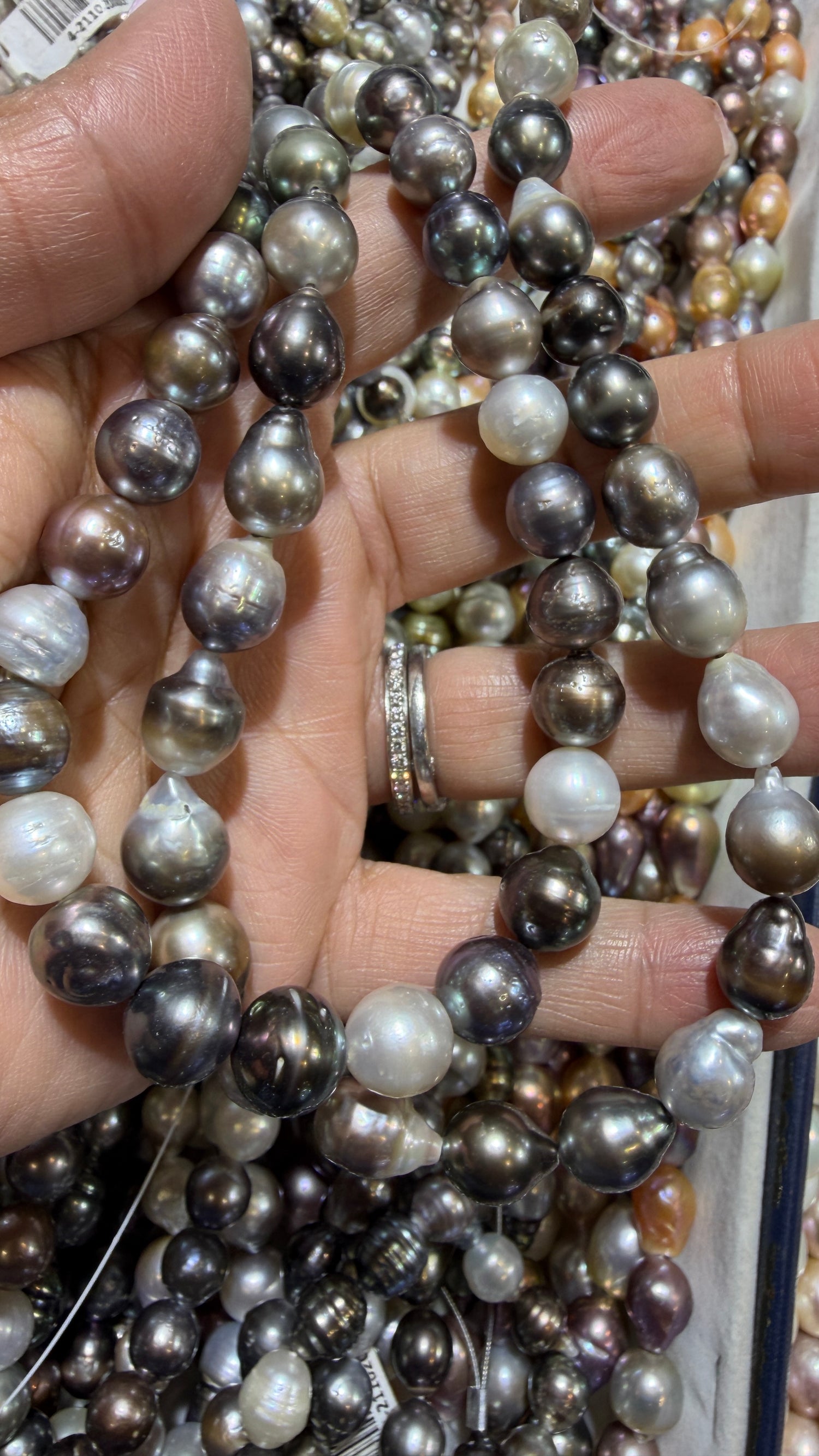 Tahitian Pearls Beads 16 inches