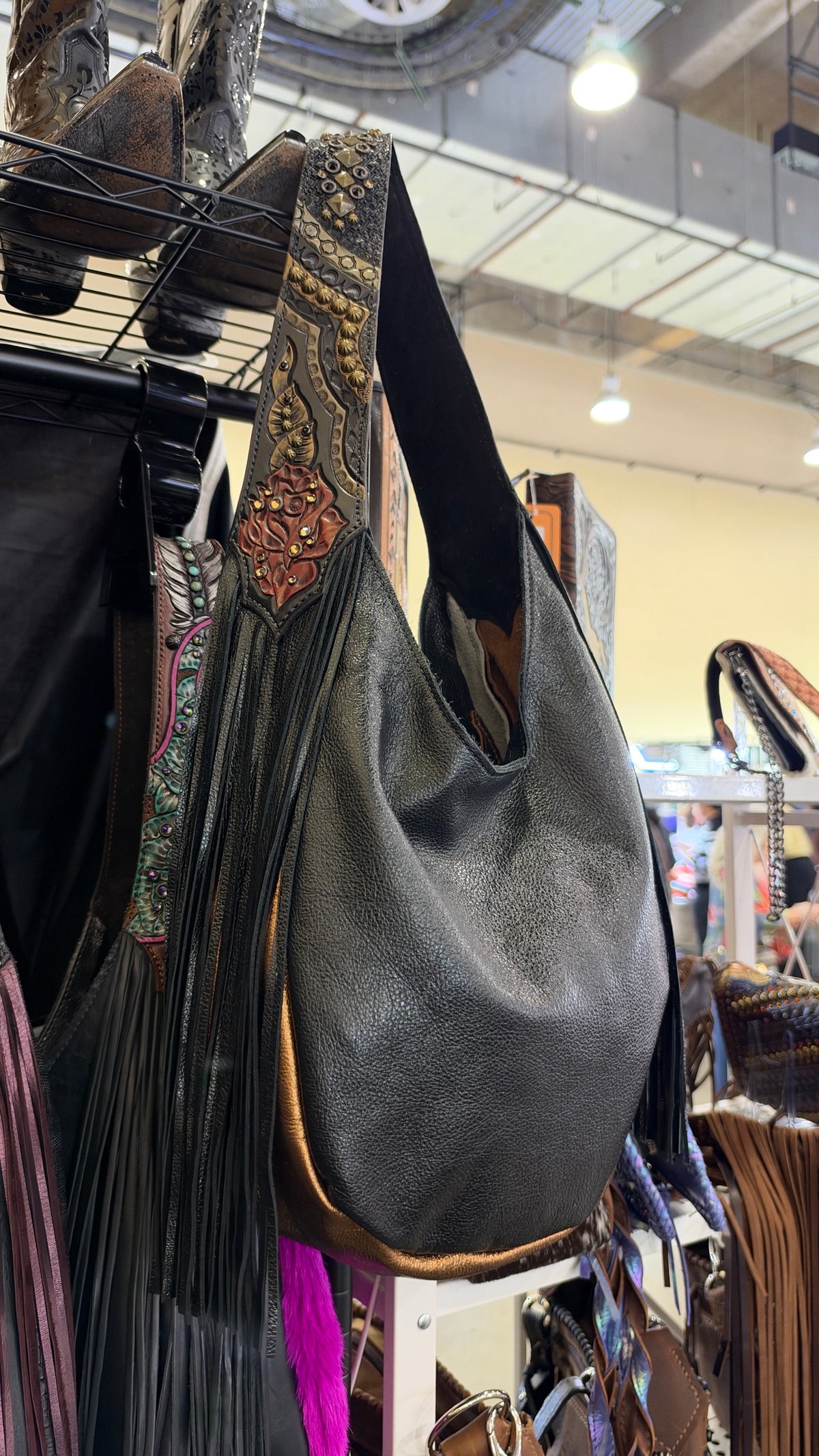 Heritage Brand bag No. 3054, black pebbled leather side with bronze base