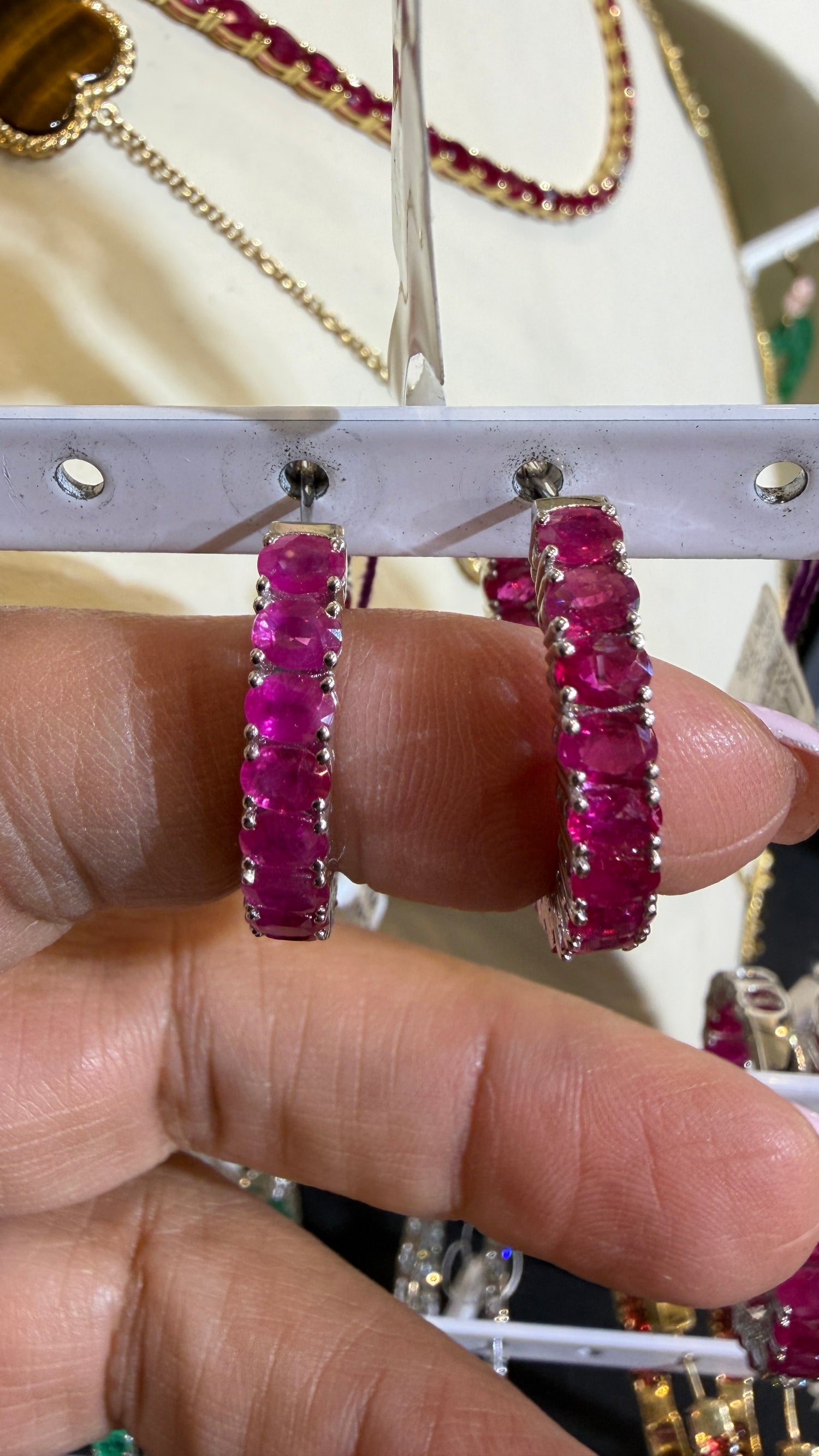 18k White Gold Earrings With Ruby