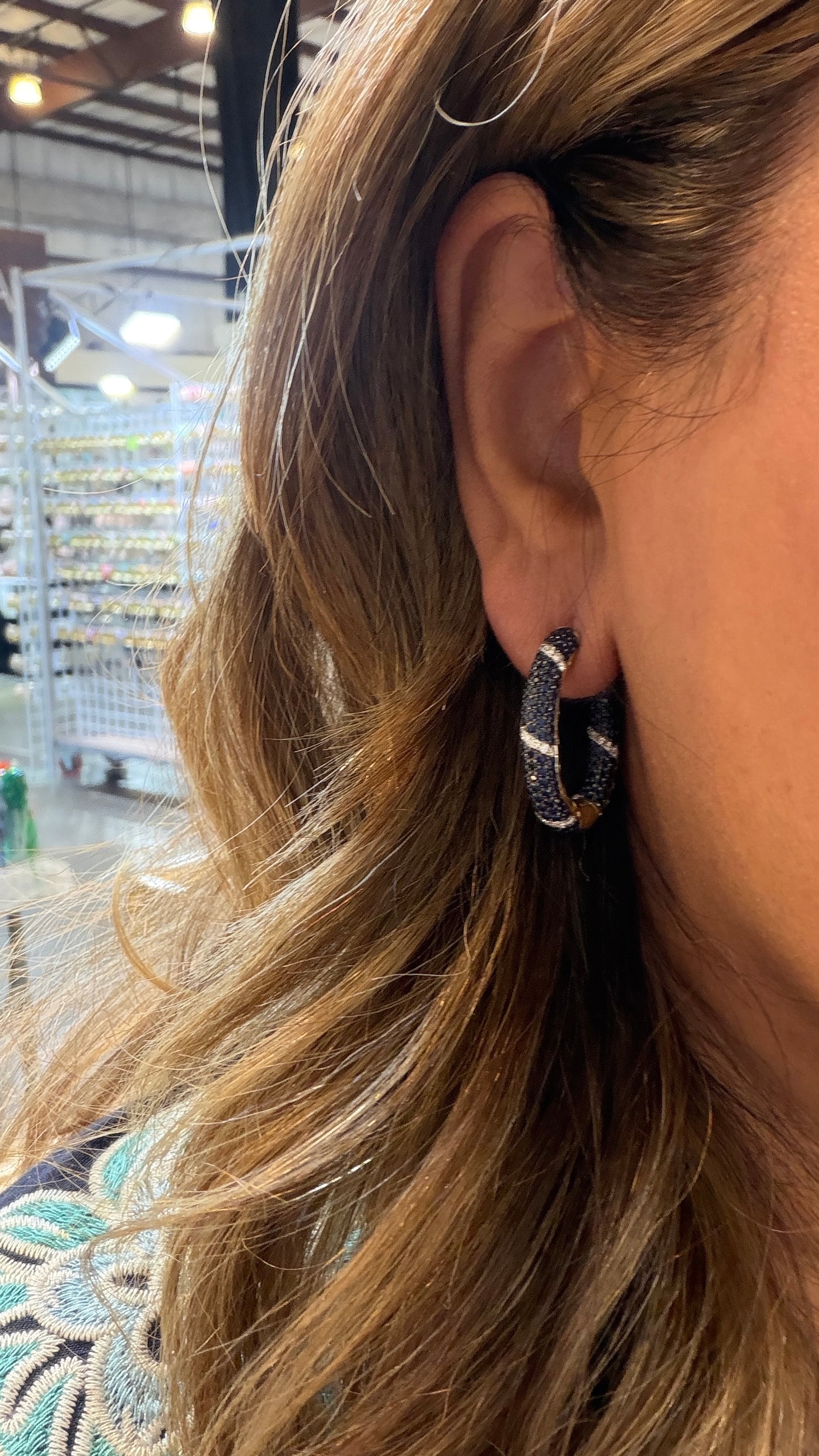 18k Gold Earrings With Sapphire