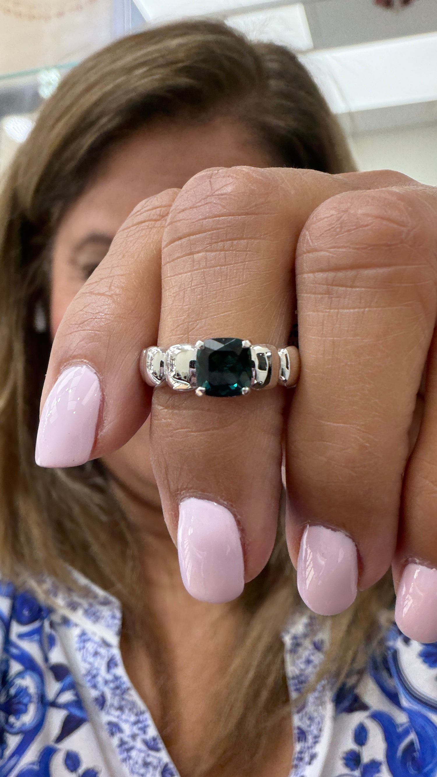 18k White Gold Ring With Tourmaline Size 7