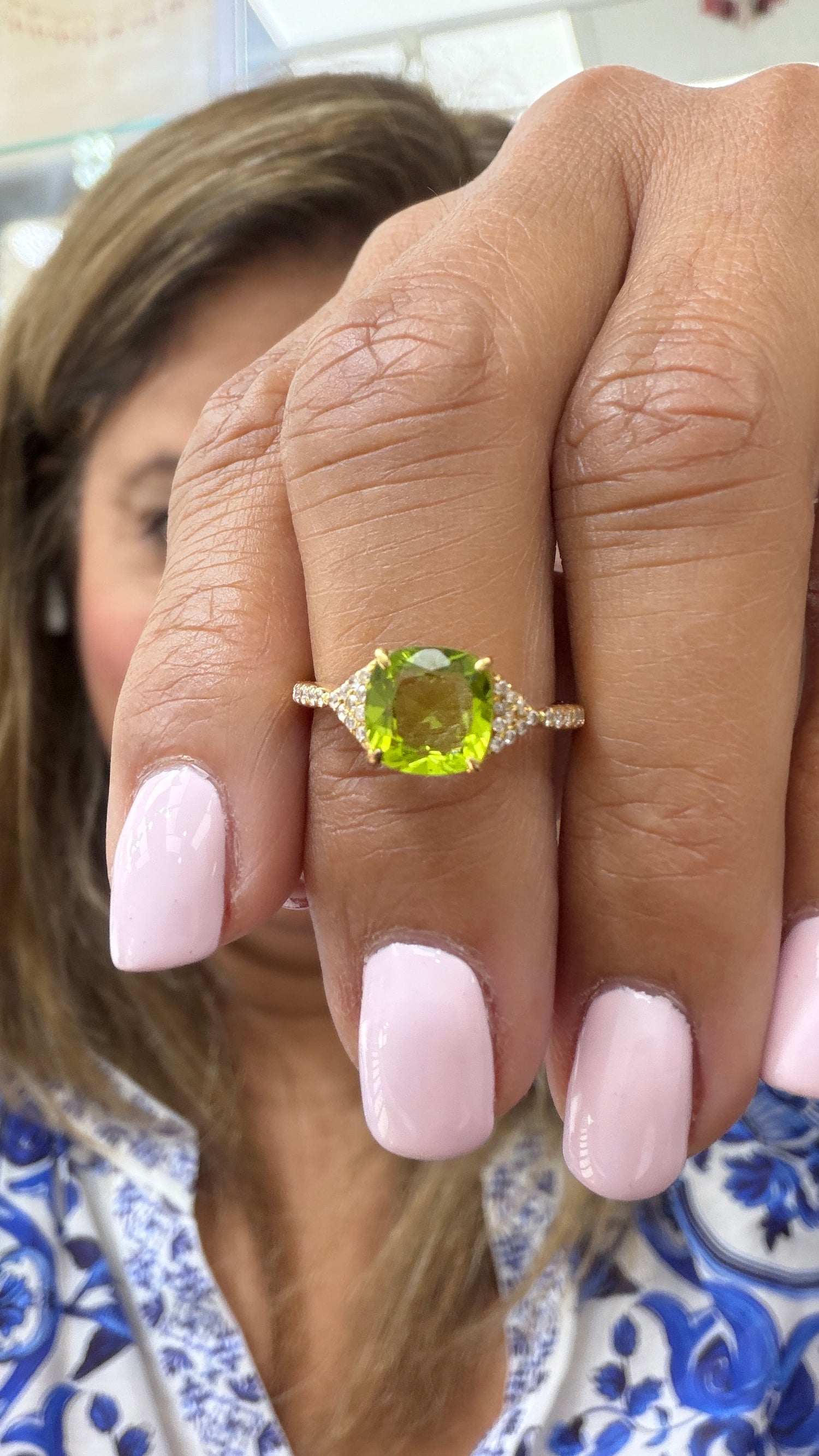 18k Yellow Gold Ring With Peridot Size 7