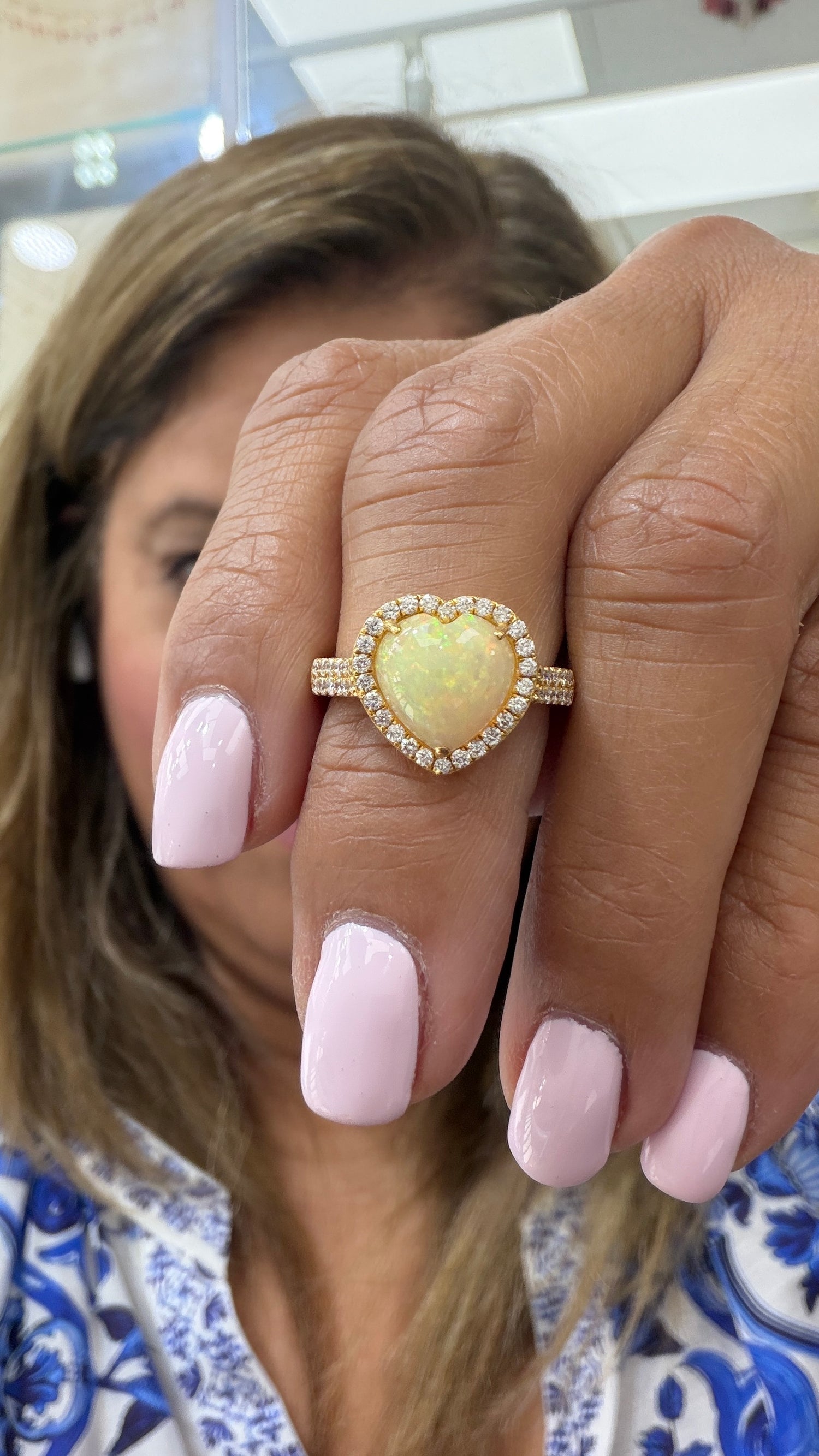 18k Yellow Gold Ring With Ethiopian Opal Size 7