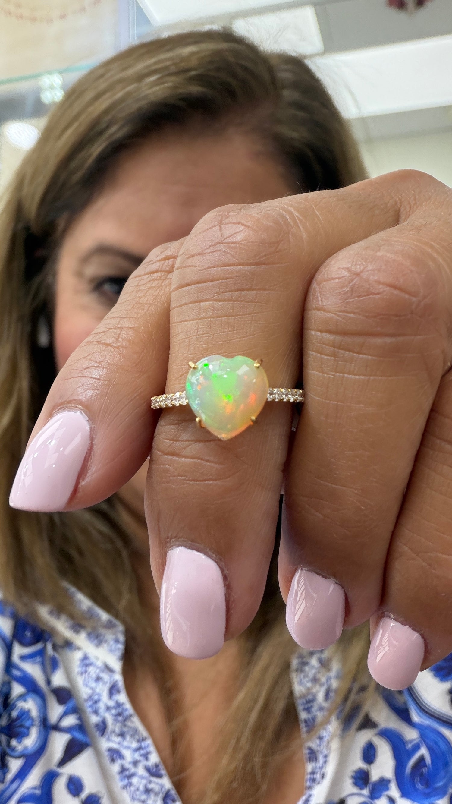 18k Yellow Gold Ring With Ethiopian Opal Size 7