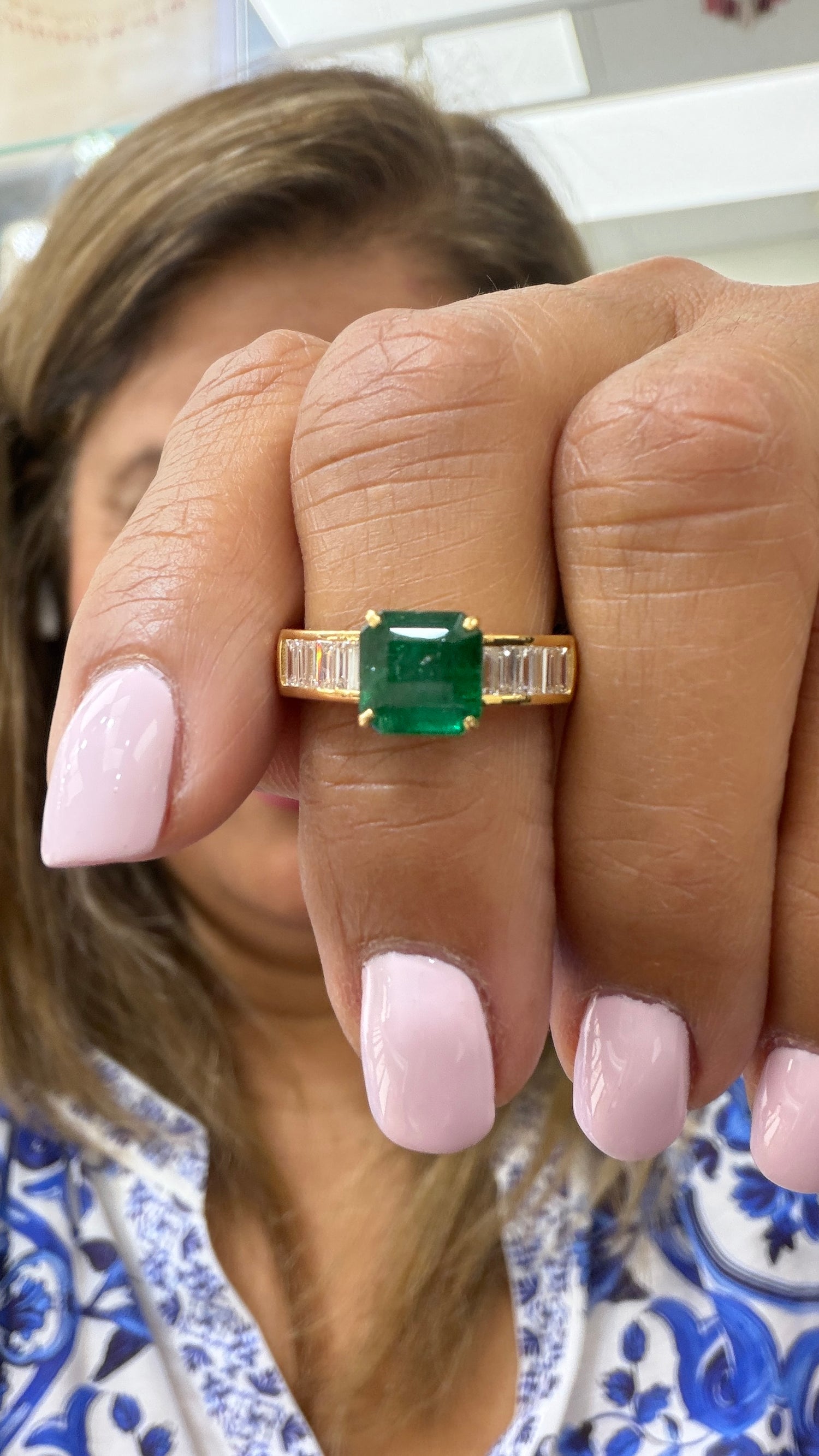 18k Yellow Gold Ring With Emerald Size 7