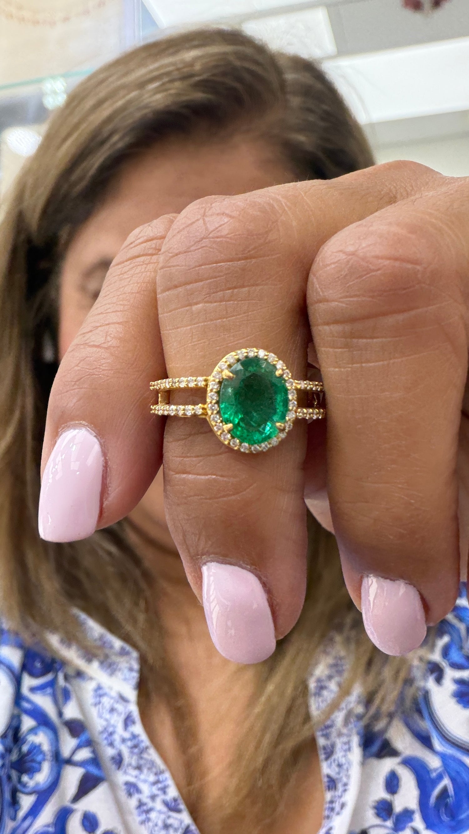 18k Yellow Gold Ring With Emerald Size 7
