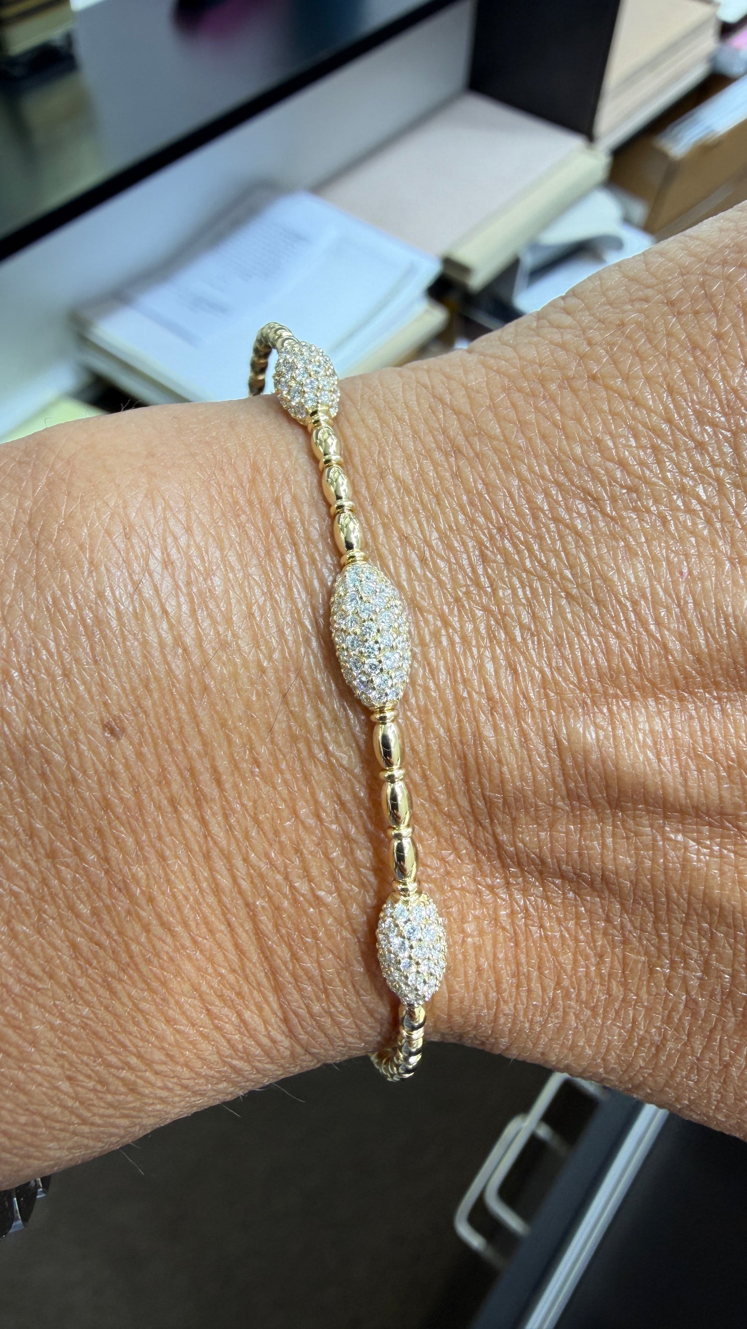 18k Yellow Gold Bracelet With Diamond 6.5 inches
