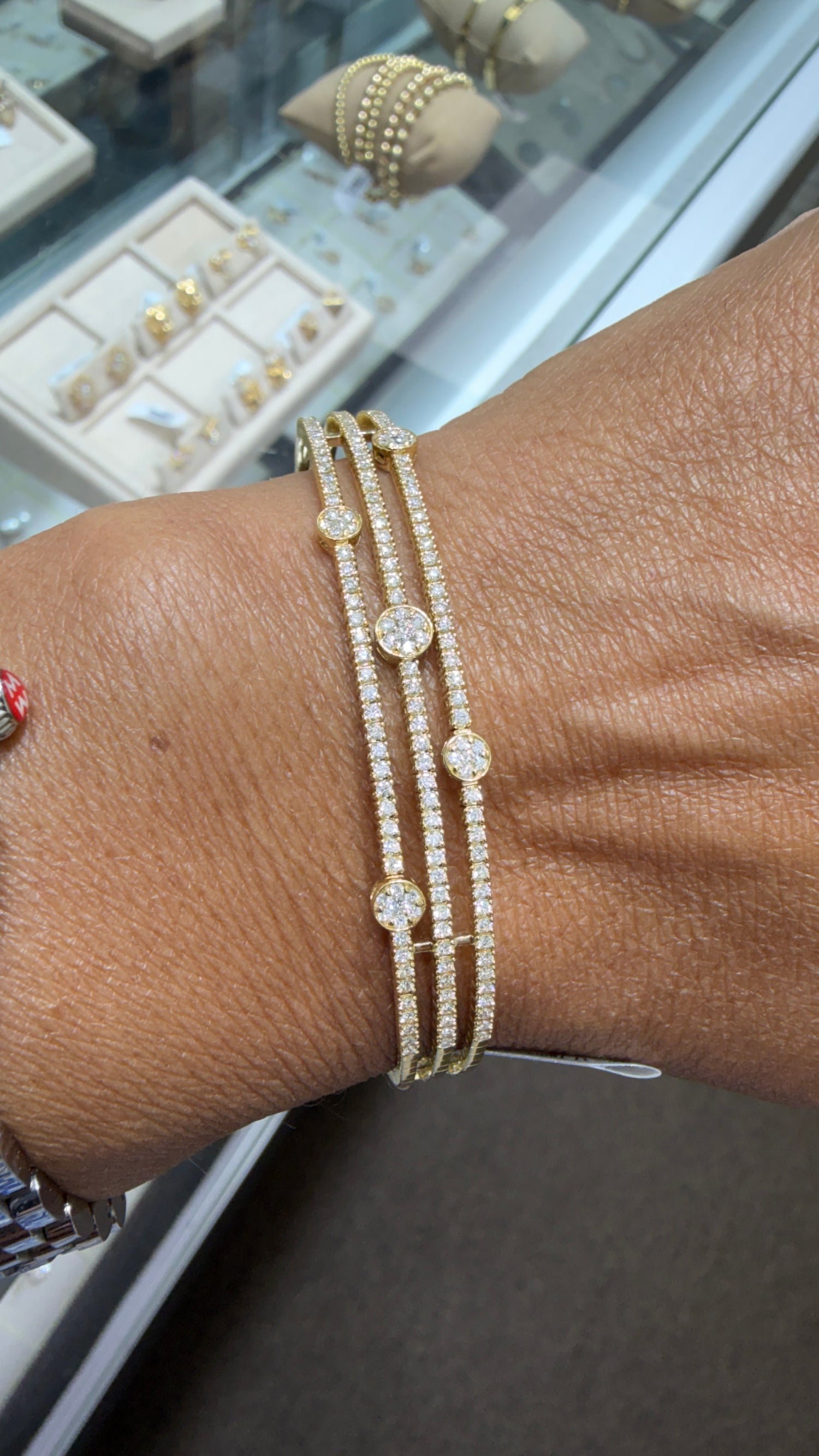 18k Yellow Gold Bracelet With Diamond
