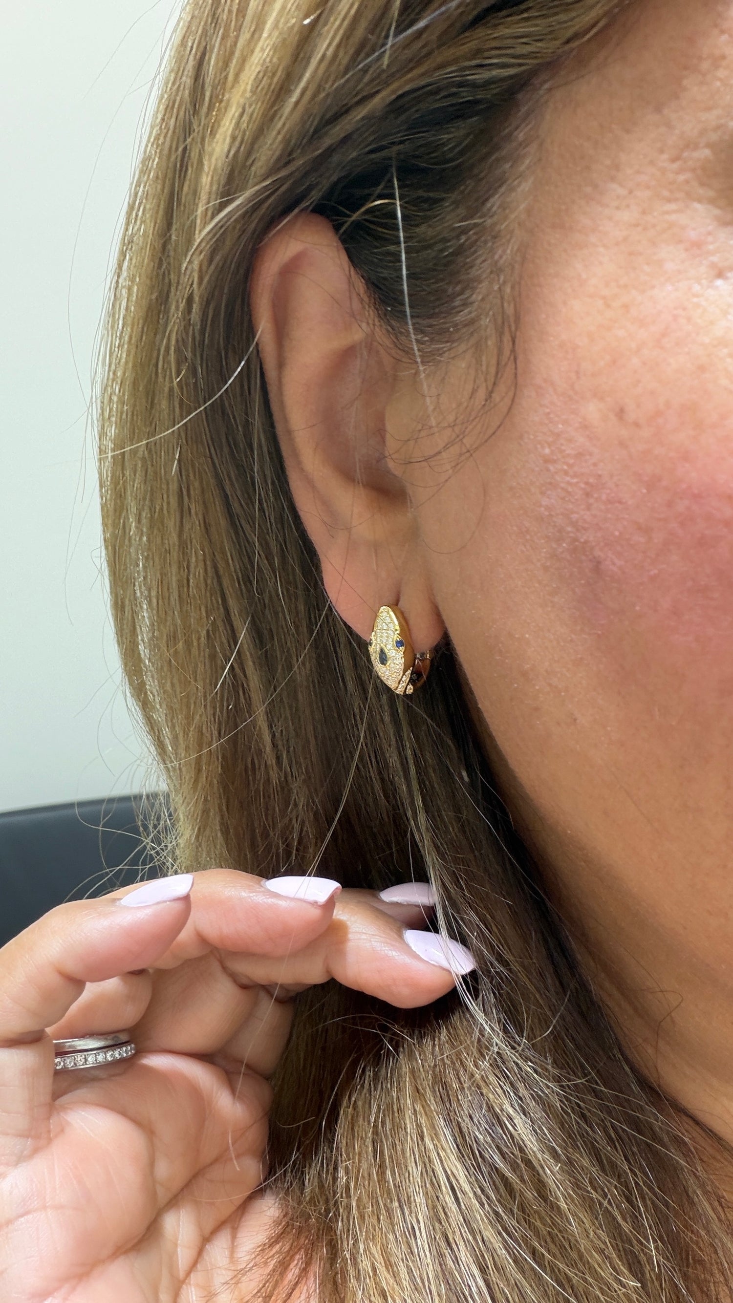 18k Yellow Gold Earrings With Diamond