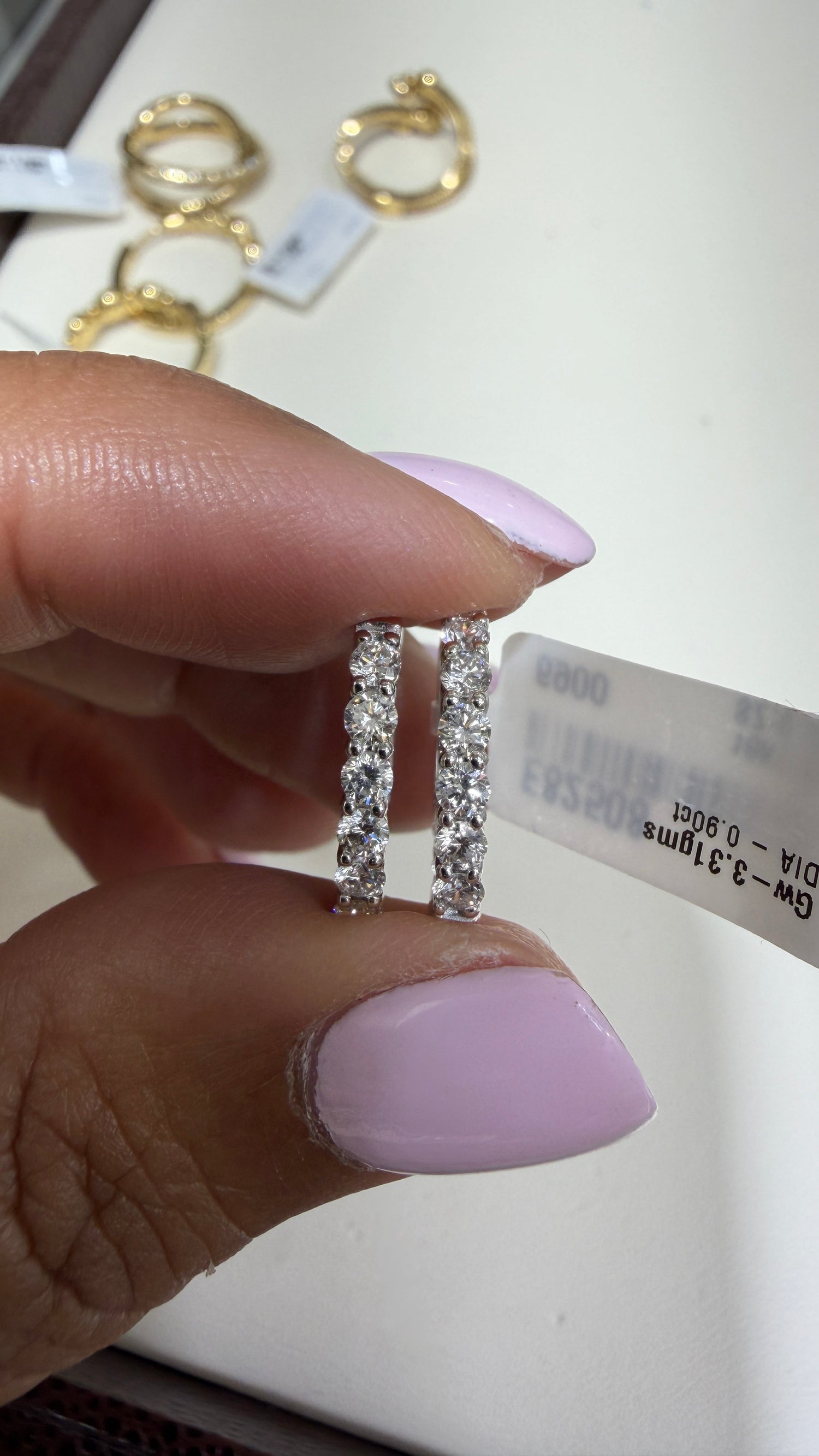 18k White Gold Earrings With Diamond