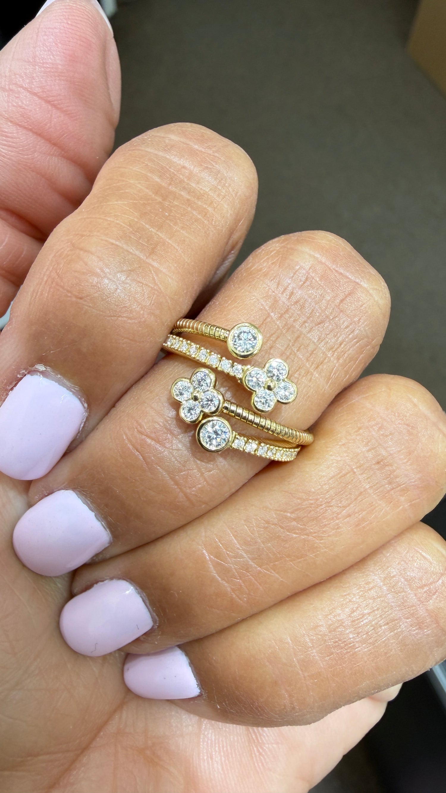 18k Yellow Gold Ring With Diamond Size 7-8