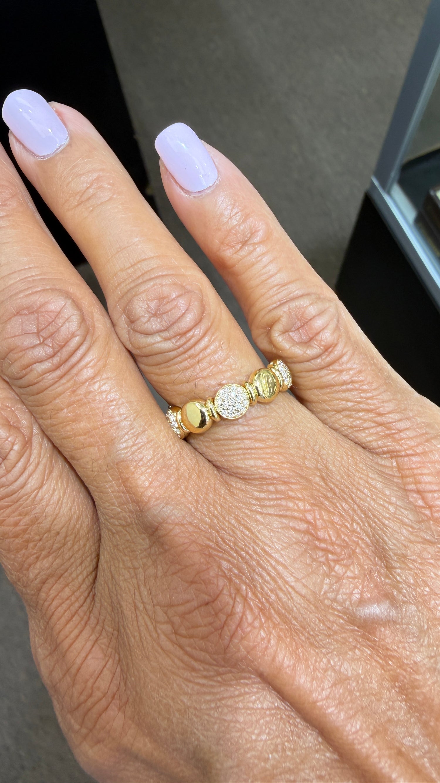 18k Yellow Gold Ring With Diamond Size 7-8