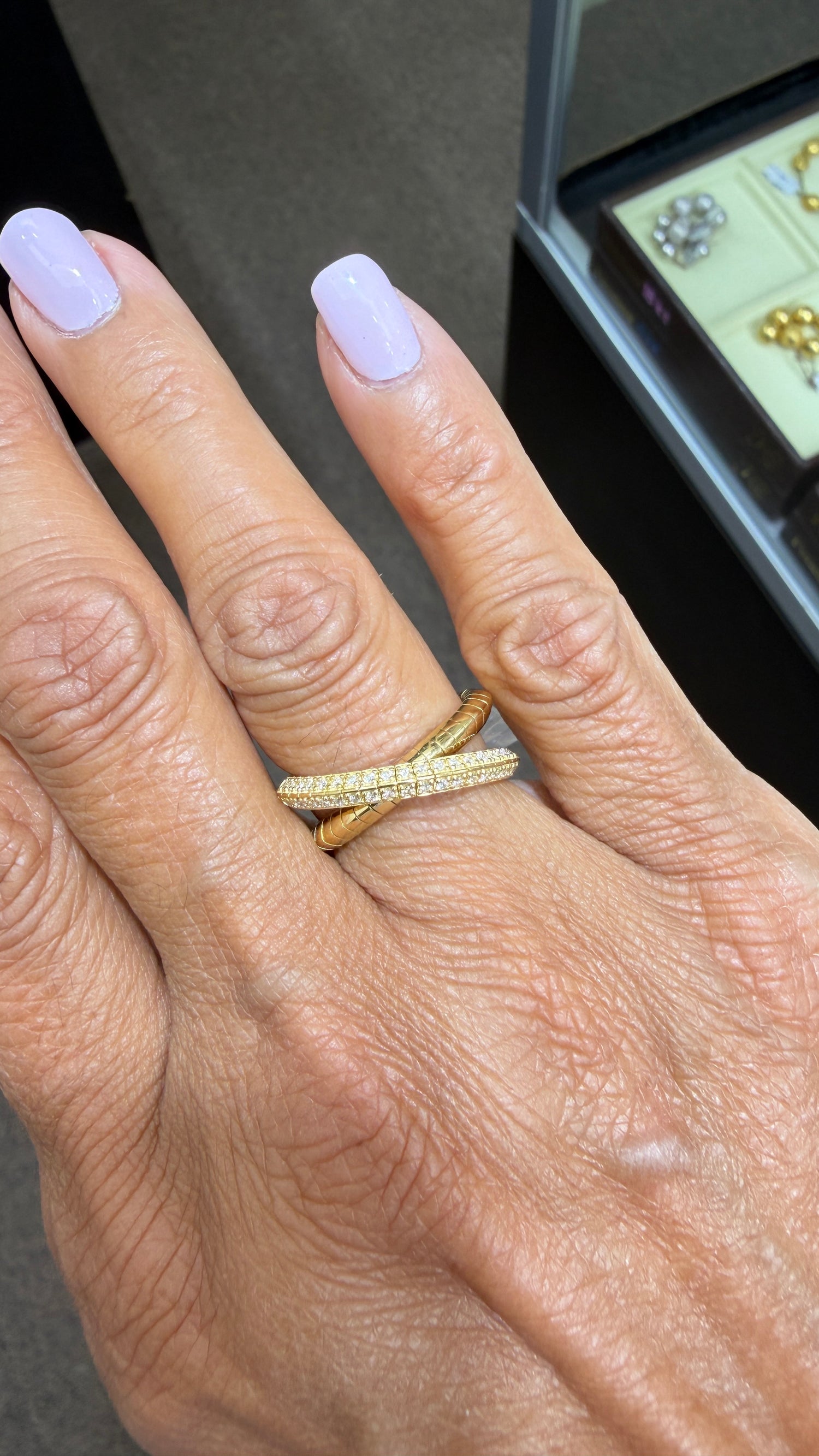 18k Yellow Gold Ring With Diamond Size 7-8