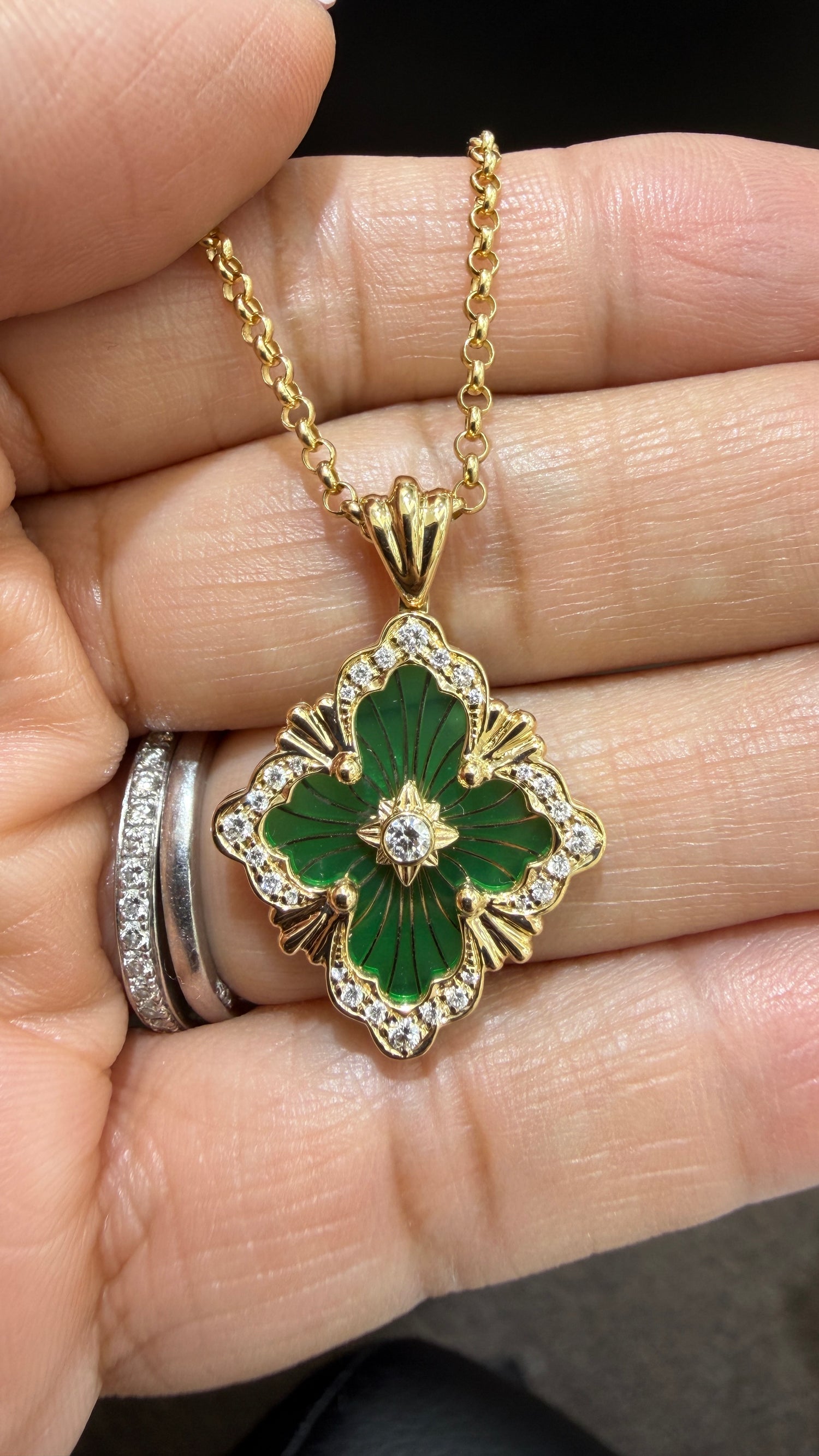 14k Yellow Gold Necklace With Green Onyx 18 inches