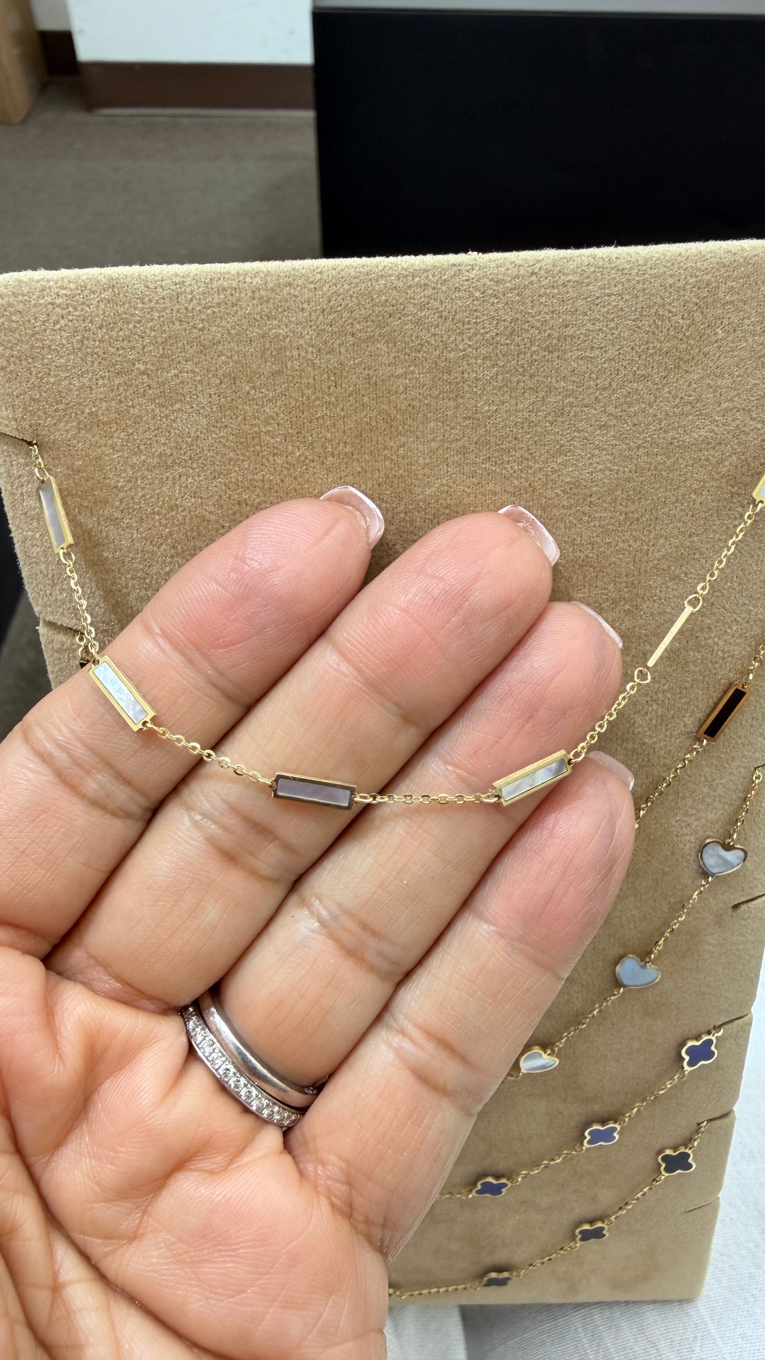 14k Yellow Gold Necklace With Mother Of Pearl 16-18 inches
