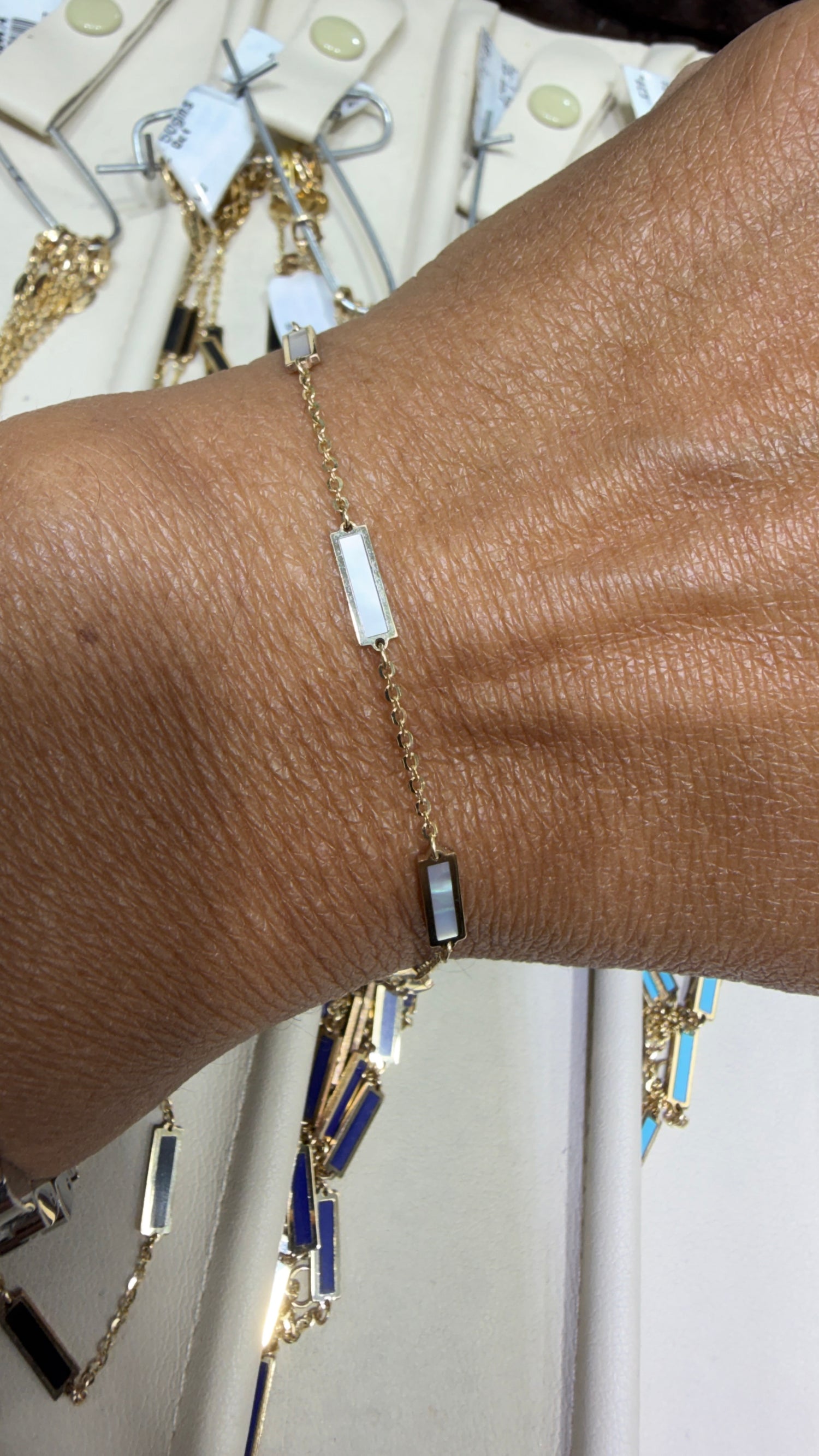14k Yellow Gold Bracelet With Mother Of Pearl 7 inches
