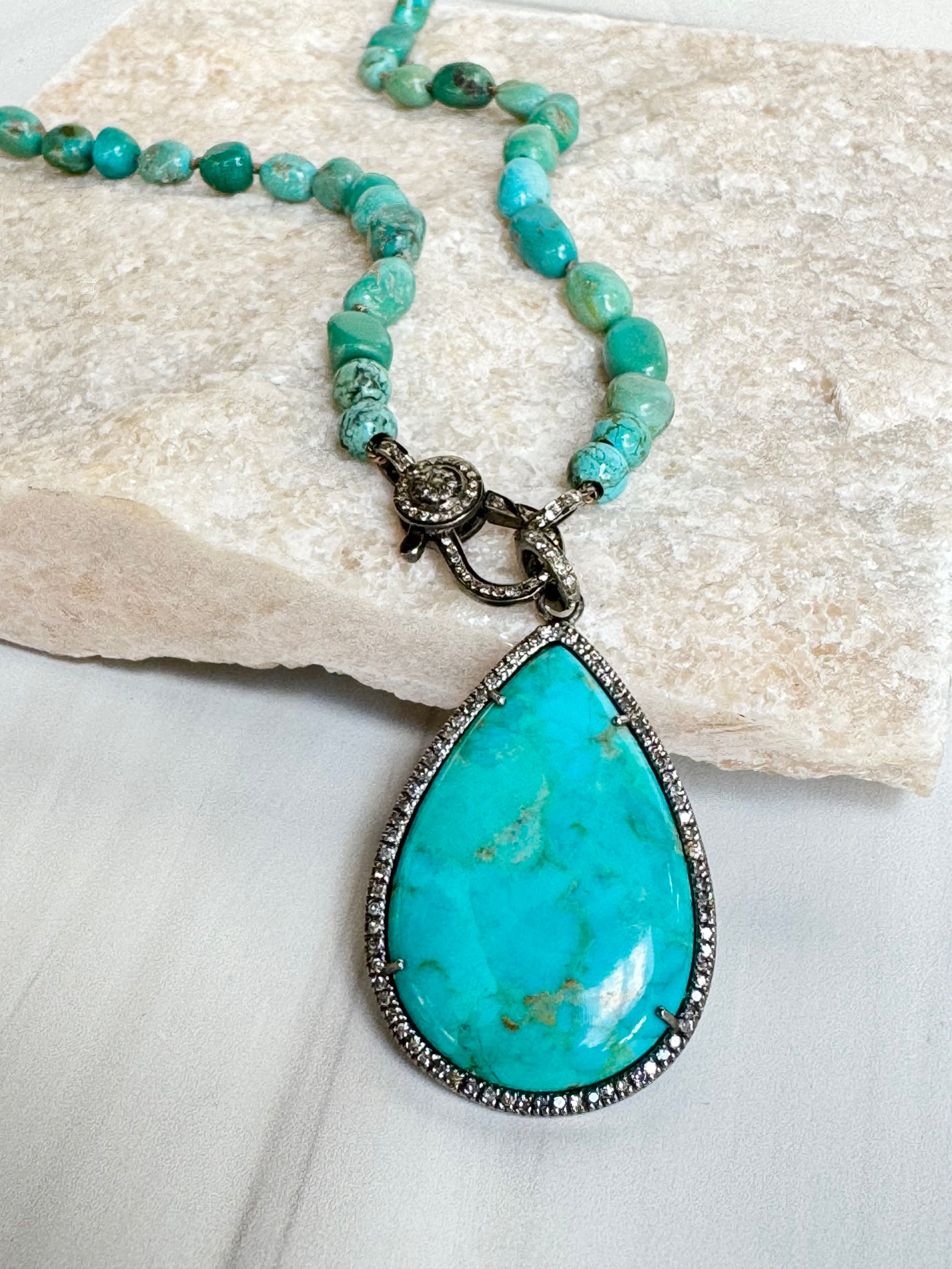 Kingman Green Turquoise Necklace and Pendant Set | Ulka Rocks