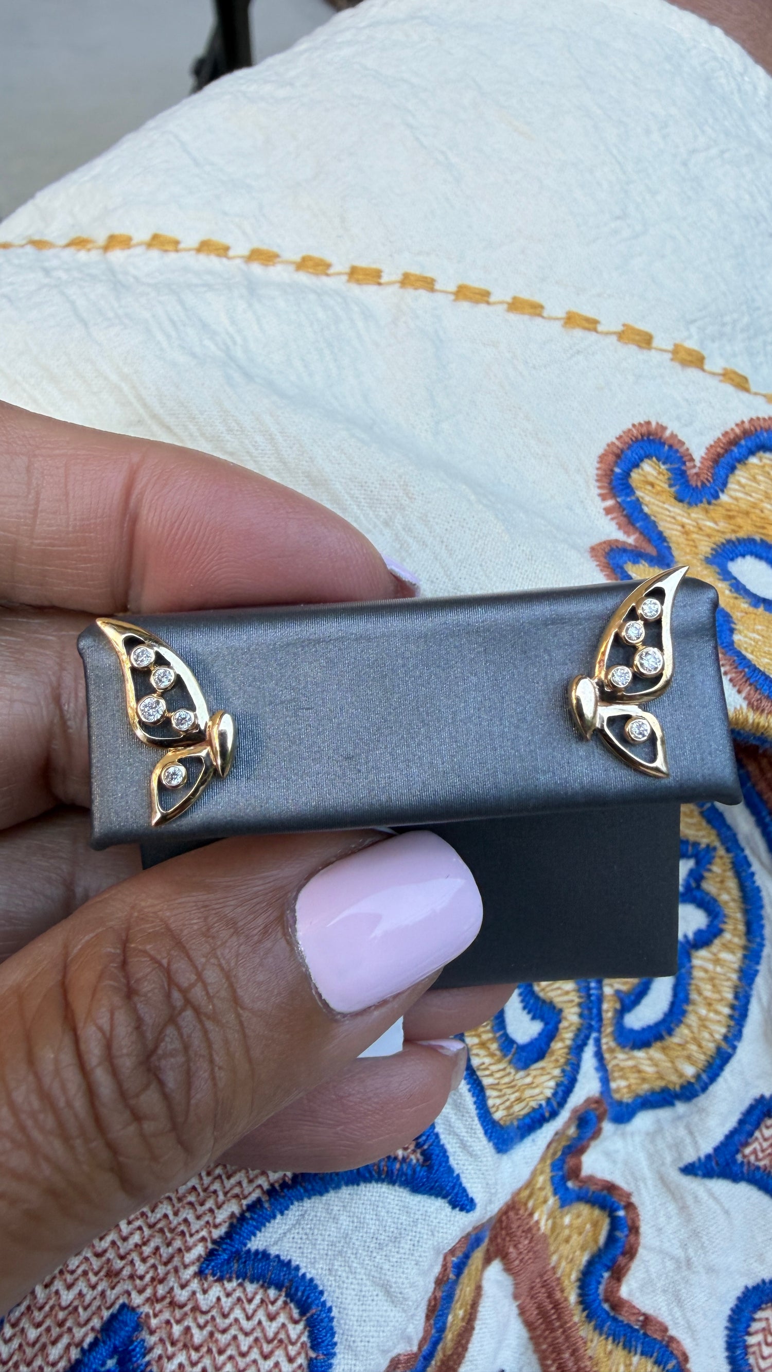 14k Yellow Gold Earrings With Diamond