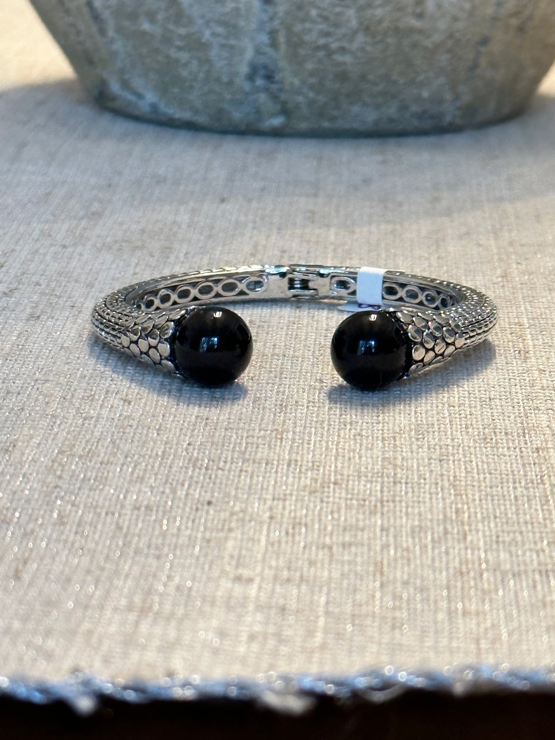 7" Pearl Cuff | Ulka Rocks